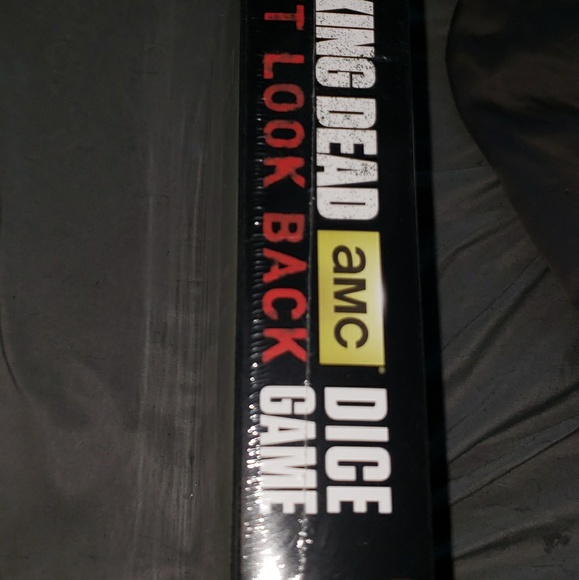Walking dead dice game - Picture 3 of 4